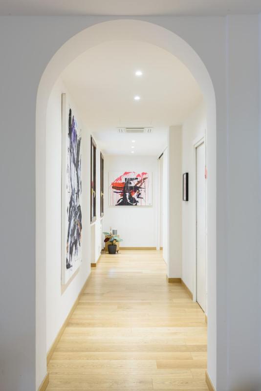 Deluxe Single Room with Balcony image 1