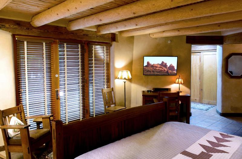 El Portal Sedona Hotel - image 9