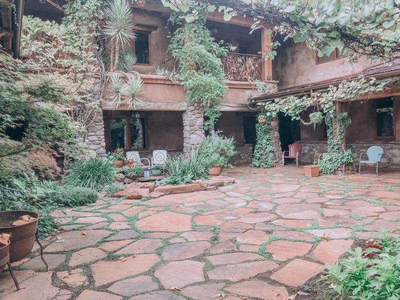 El Portal Sedona Hotel - image 8
