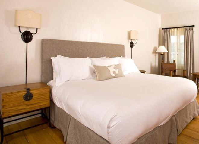 Classic King Room image 2