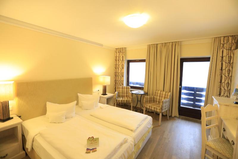 Classic Single Room image 3