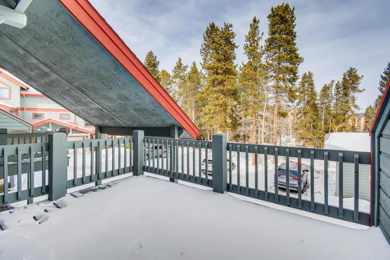 Pinecreek #F - 3 BR - Close to Town - Shuttle to Slopes - Pool and Hot Tub Access - image 23