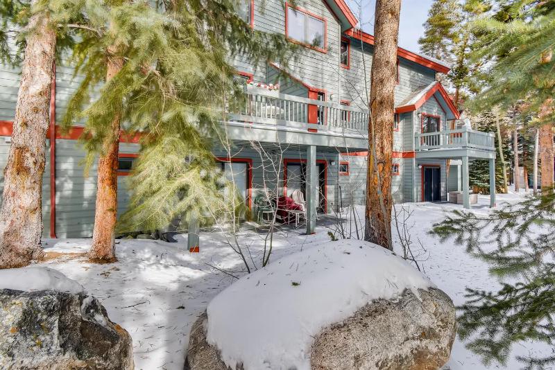 Pinecreek #F - 3 BR - Close to Town - Shuttle to Slopes - Pool and Hot Tub Access - image 30