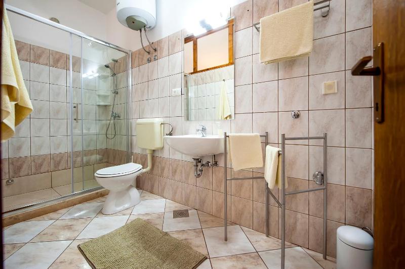 One-Bedroom Apartment image 4