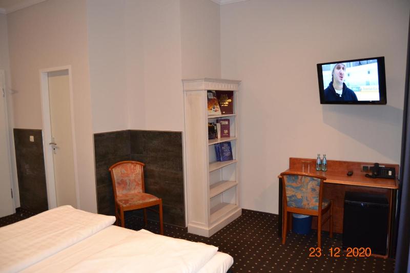 Business Double Room image 4