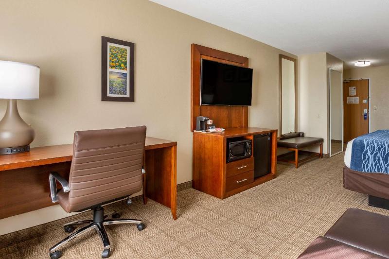 King Room - Non-Smoking image 2