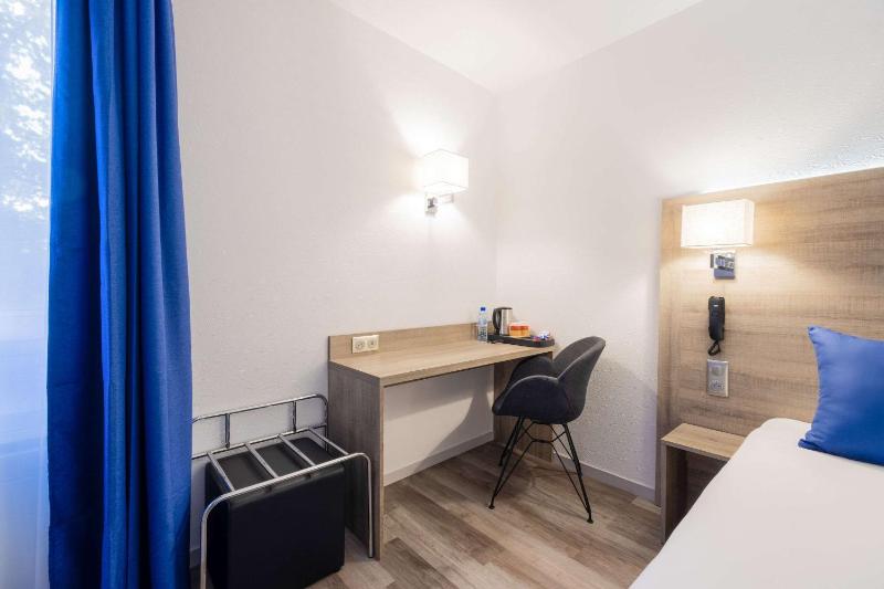 Hotel Le Circuit Le Mans - image 30
