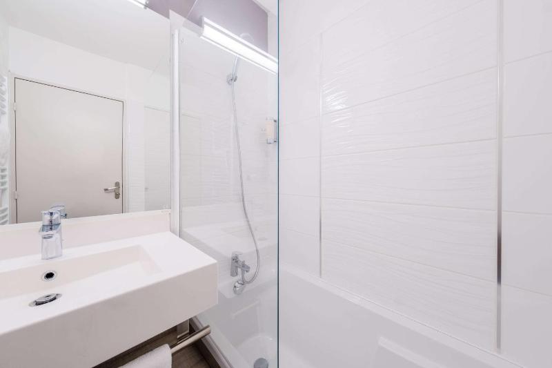 Superior Double Room image 3