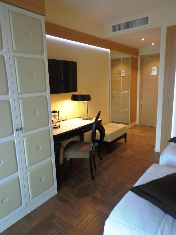 Standard Double Room image 4