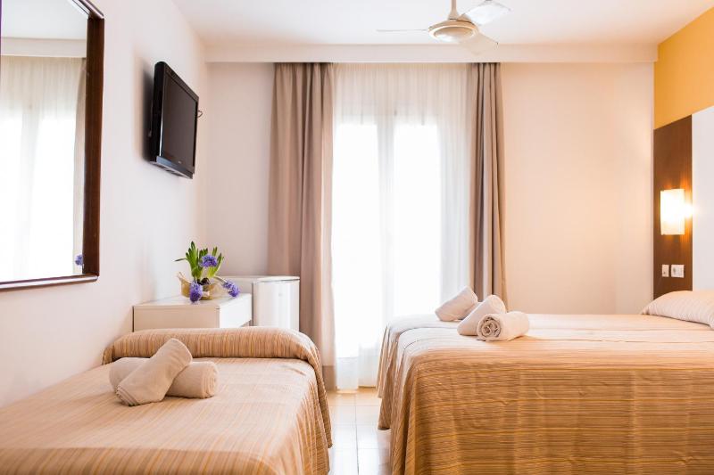 Triple Room image 4