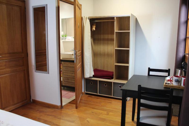 Double Room image 4