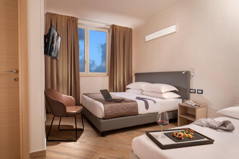 Double or Twin Room image 2
