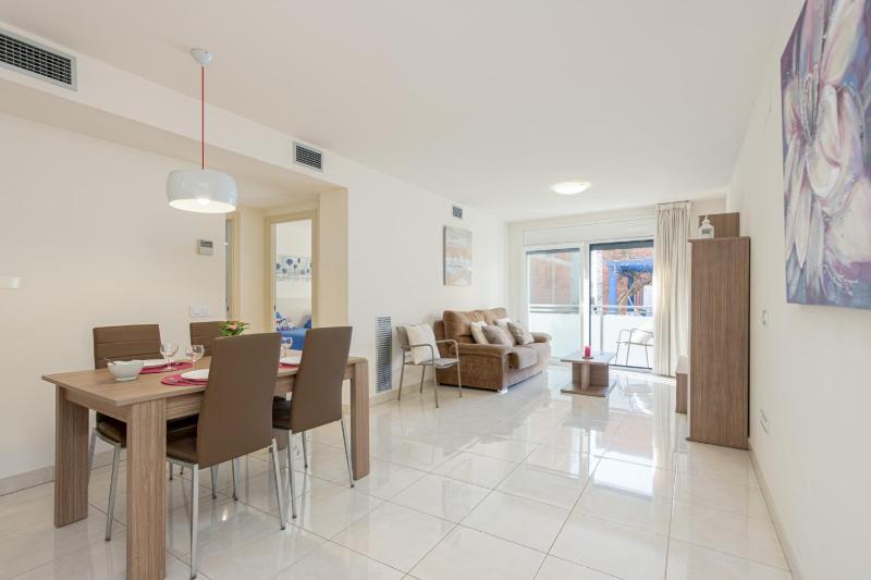 Apart-rent Apartamento Francesc Macia 1º 2002 con wifi cerca de la playa - image 22
