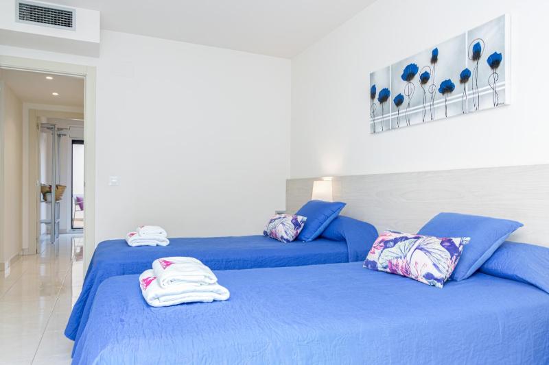 Apart-rent Apartamento Francesc Macia 1º 2002 con wifi cerca de la playa - image 25