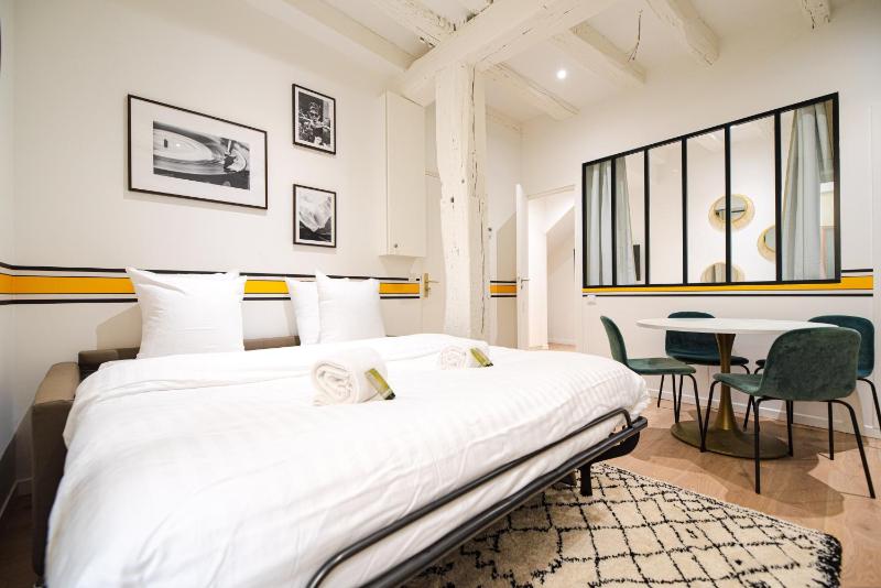 Deluxe Apartment image 3