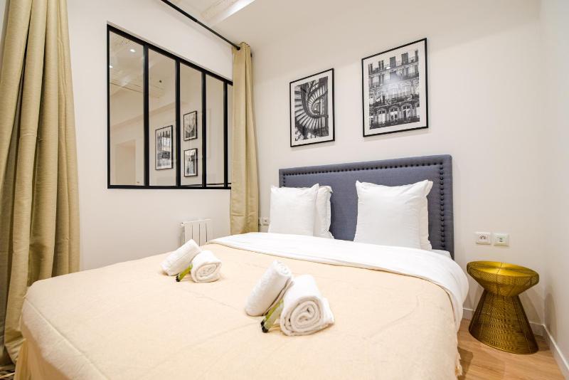 Deluxe Apartment image 2
