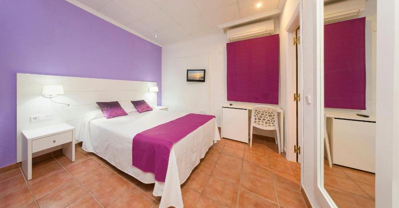 Queen Room image 3