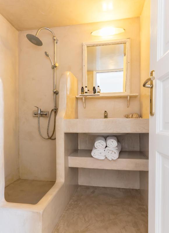 Honeymoon Suite image 3