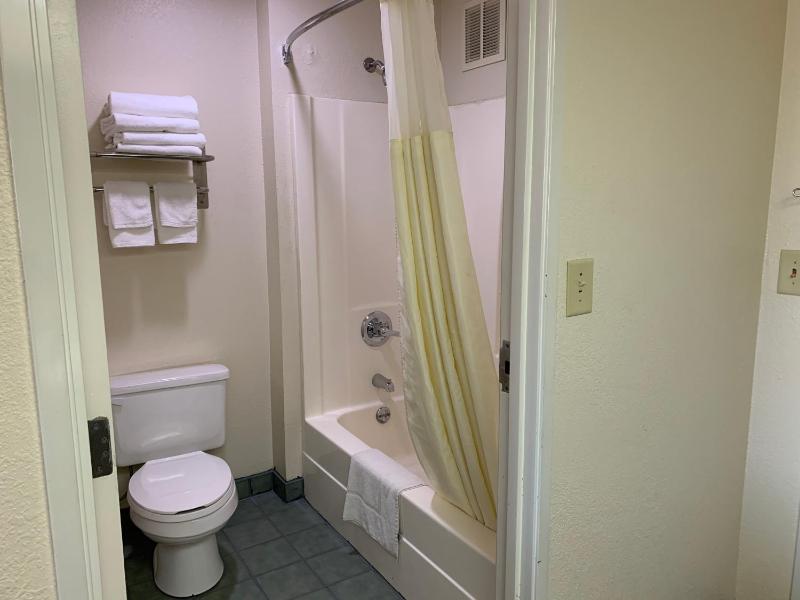 King Room - Non-Smoking image 1