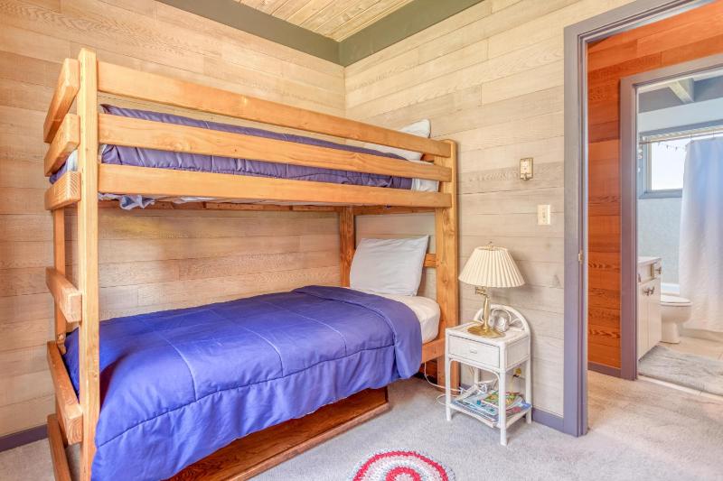 Deerfield Cottage - image 27