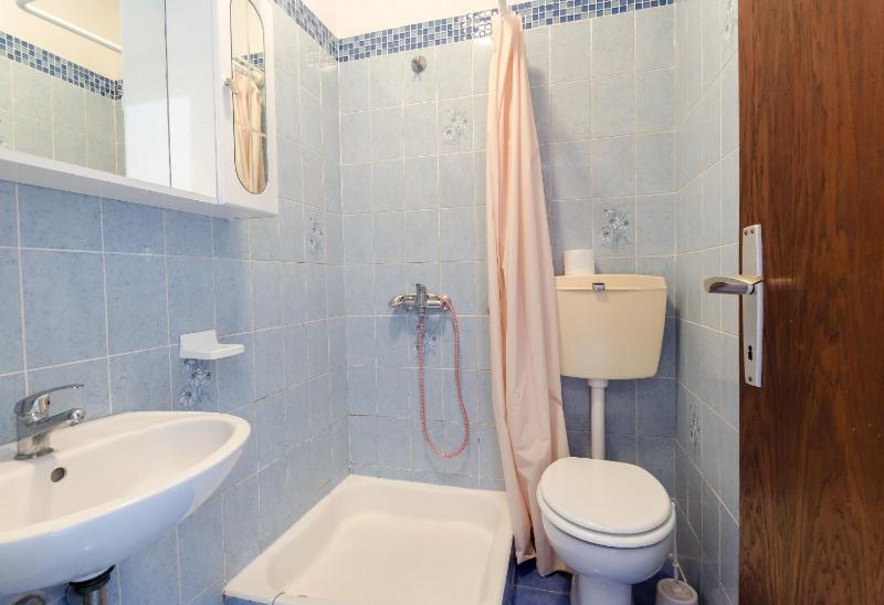 One-Bedroom Apartment with Garden View image 2