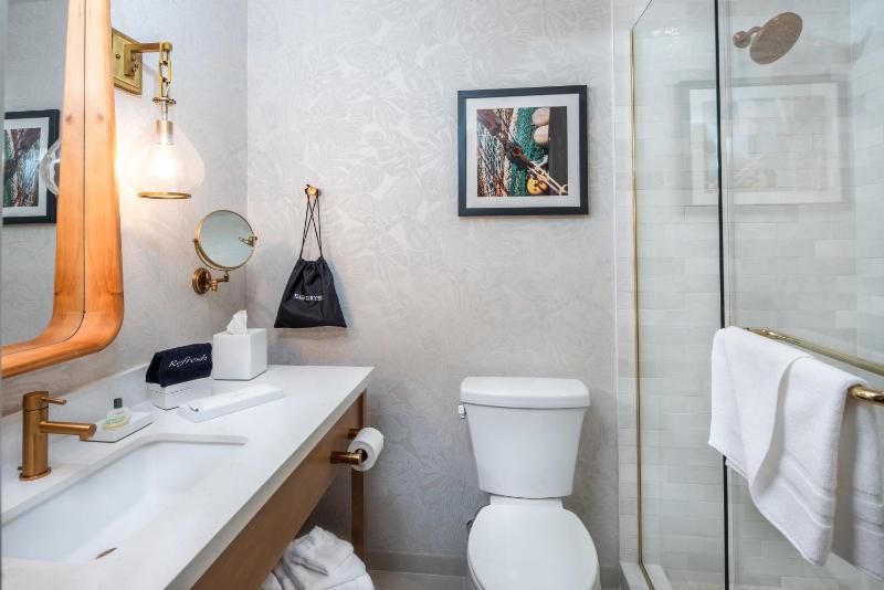 Standard Queen Room image 2