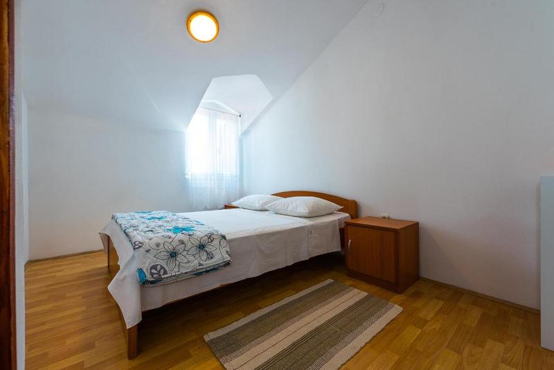 One-Bedroom Apartment with Terrace and Sea View image 3