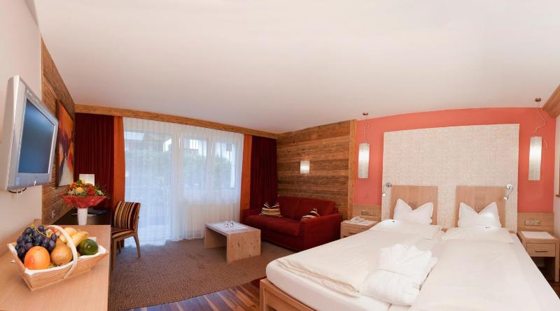 Royal Double Room image 2