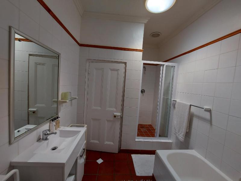 Deluxe Double Room with Shower image 1