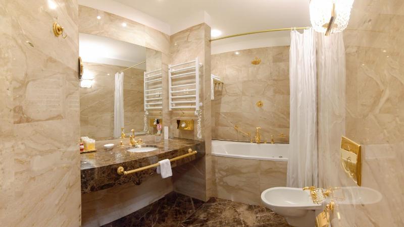 Executive Suite image 4