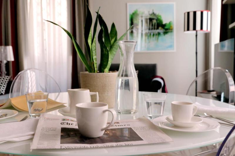 One-Bedroom Apartment image 4