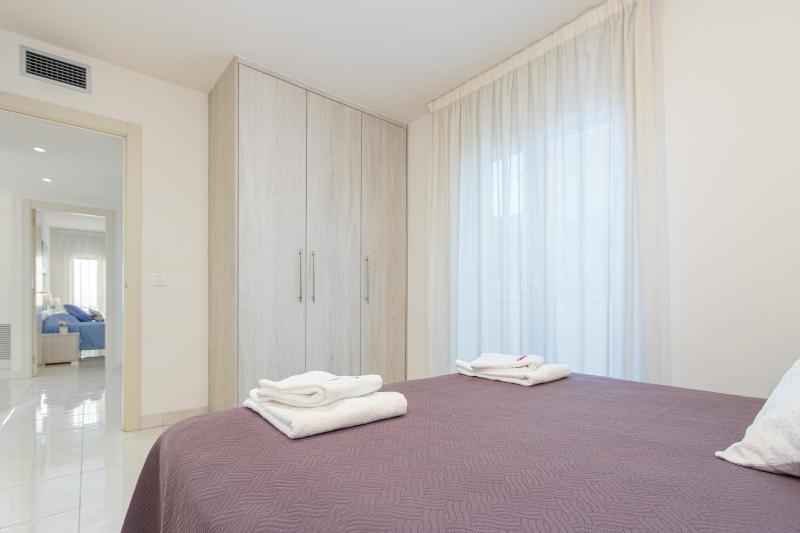 Apart-rent Apartamento Francesc Macia 2003 cerca de la playa - image 14