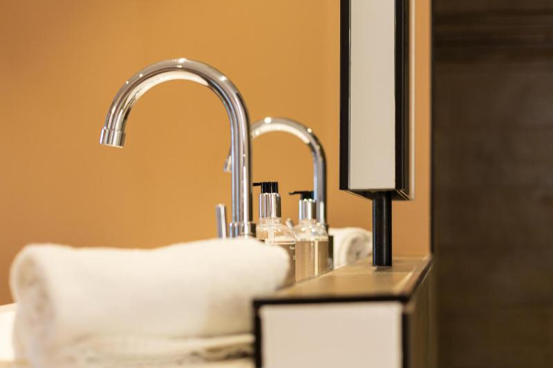 Superior Double Room image 4