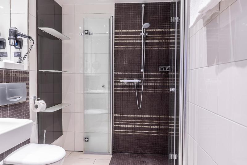 Standard Double or Twin Room image 2