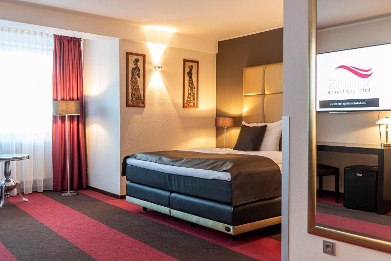 Standard Double or Twin Room image 4