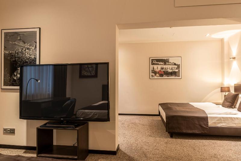 Quadruple Room image 3