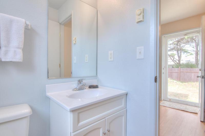 Sea Chalet - image 32