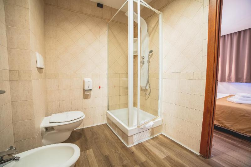 Hotel Continental - image 40