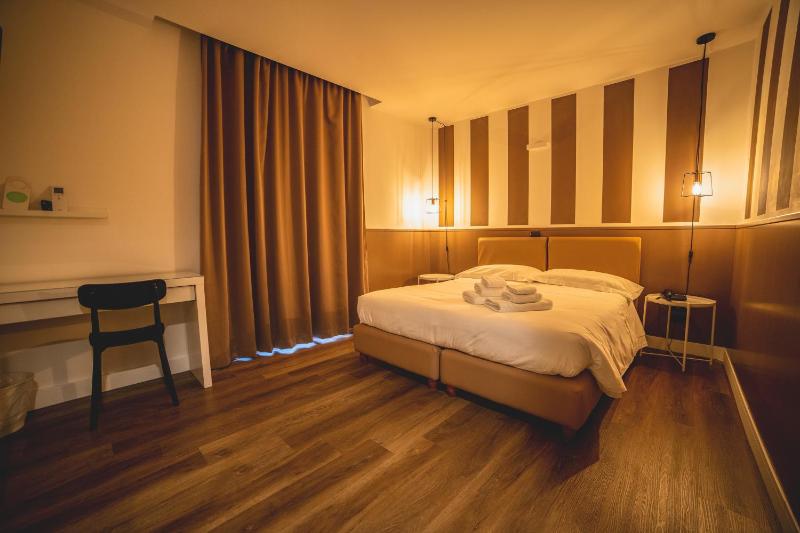 Hotel Continental - image 1