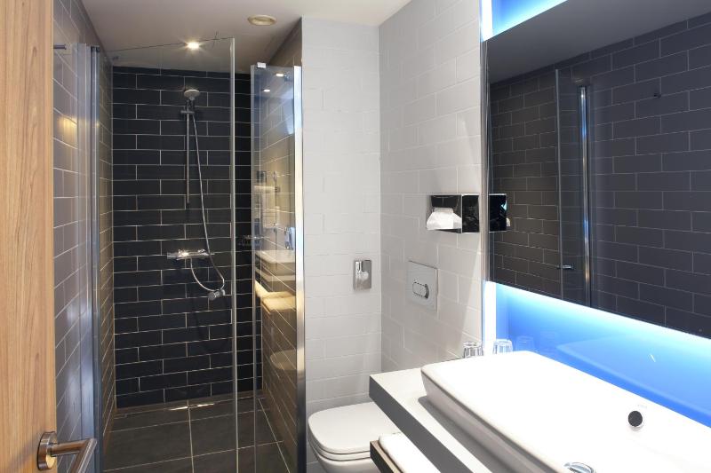 Standard Queen Room with Sofa Bed image 2