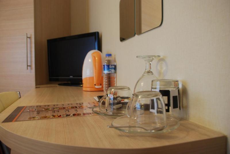 Classic Single Room image 4
