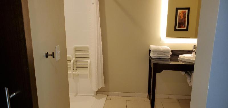 King Room - Mobility Access/Non-Smoking image 2