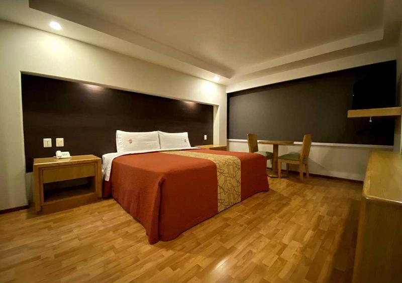 Hotel Lord - image 1