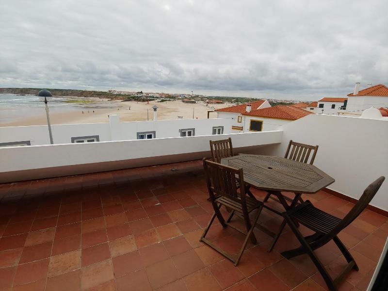 Apartment with Sea View image 2
