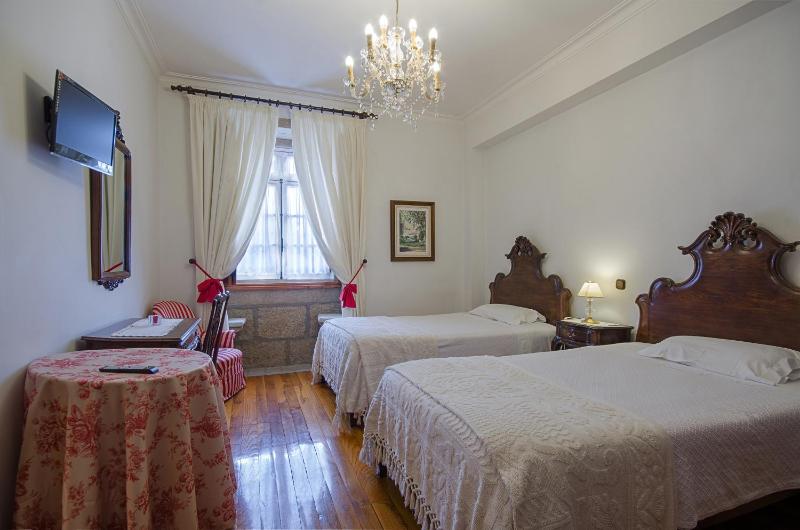 Double or Twin Room image 3