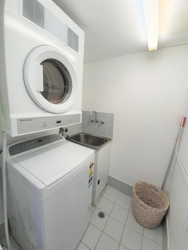 Cairns Ocean View Apartment - image 7