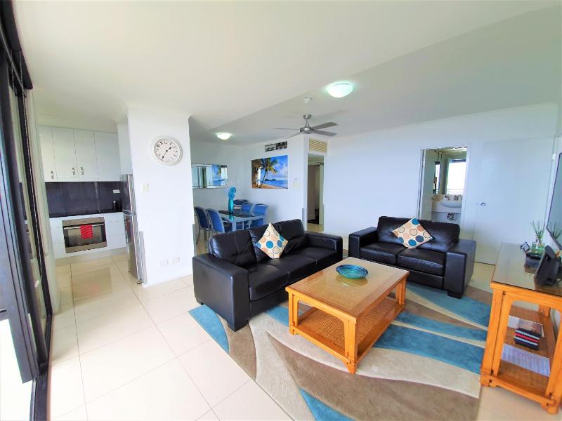 Cairns Ocean View Apartment - image 4
