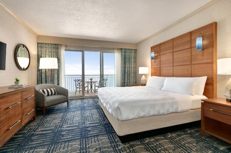 King Suite - Non-Smoking image 4