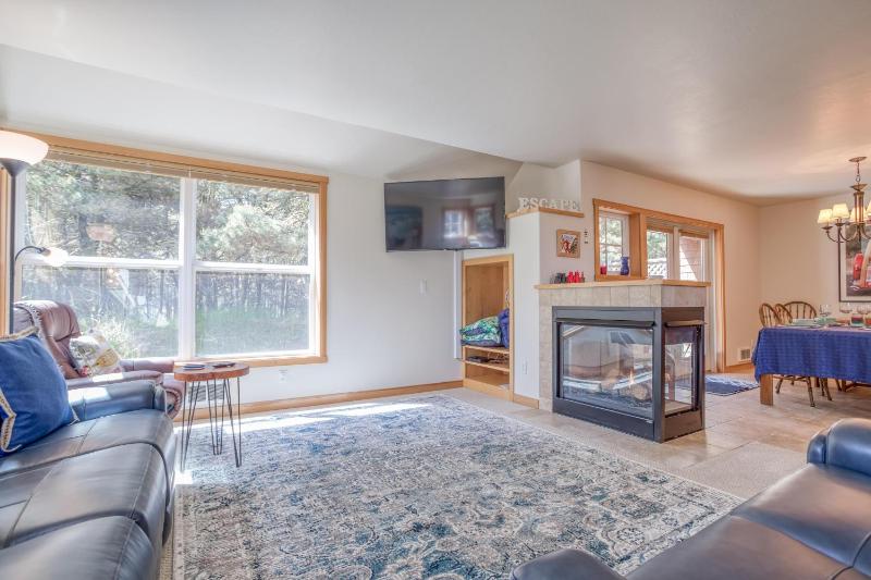 One-Bedroom Apartment image 3