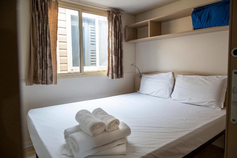 Three-Bedroom Bungalow image 4